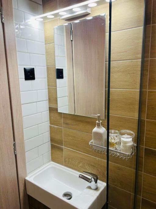 Luxury No4 Apartment In Ladadika Thessaloniki Exterior foto